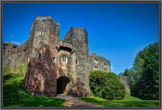 castle-entrance.jpg English Castle Entrance