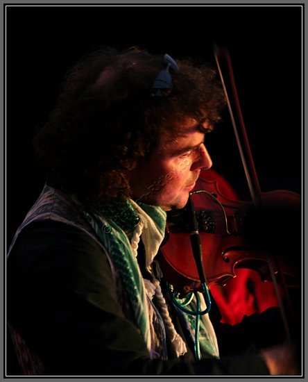 fiddler.jpg Soft Fiddling