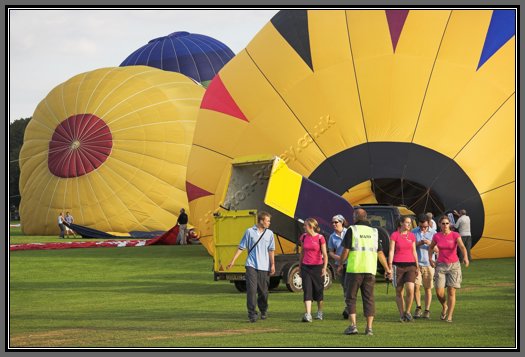 hotair-balloons-ground-crew.jpg Job Done!
