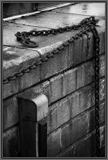 quay-chain-and-buffer.jpg Quay Chain And Buffer