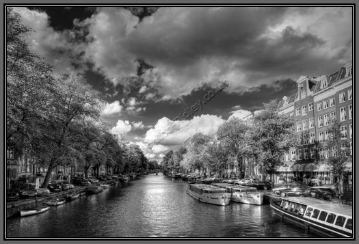 wolvenstraat-singel-canal-bw.jpg Wolvenstraat over Singel Canal